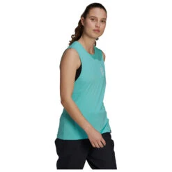 Five Ten Women's Graphics Stealth Cat - T-shirt -Outdoor Clothing Store five ten womens graphics stealth cat t shirt detail 4