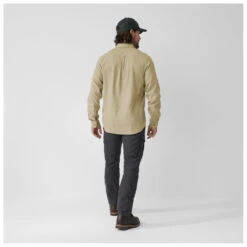 FJÄLLRÄVEN Övik Travel Shirt L/S - Shirt 10 FJÄLLRÄVEN Övik Travel Shirt L/S - Shirt -Outdoor Clothing Store fjaellraeven oevik travel shirt l s shirt detail 4