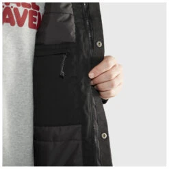 FJÄLLRÄVEN Vardag Lite Padded Jacket - Parka 17 FJÄLLRÄVEN Vardag Lite Padded Jacket - Parka -Outdoor Clothing Store fjaellraeven vardag lite padded jacket parka detail 6