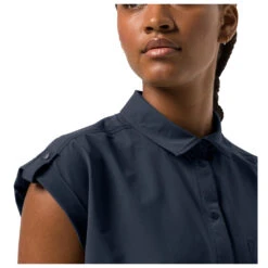Jack Wolfskin Women's Light Wander Shirt - Blouse 8 Jack Wolfskin Women's Light Wander Shirt - Blouse -Outdoor Clothing Store jack wolfskin womens light wander shirt blouse detail 4