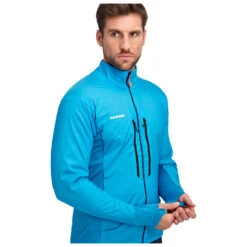 Mammut Eigerjoch Insulation Hybrid Jacket - Synthetic Jacket 7 Mammut Eigerjoch Insulation Hybrid Jacket - Synthetic Jacket -Outdoor Clothing Store mammut eigerjoch insulation hybrid jacket synthetic jacket detail 4