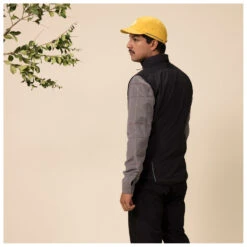 Adventure Vest - Cycling Vest -Outdoor Clothing Store specialized fjaellraeven adventure vest cycling vest detail 4